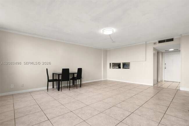 Building Photo - 2100 Sans Souci Blvd