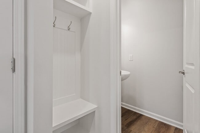 Building Photo - 6023 Enclosure Way