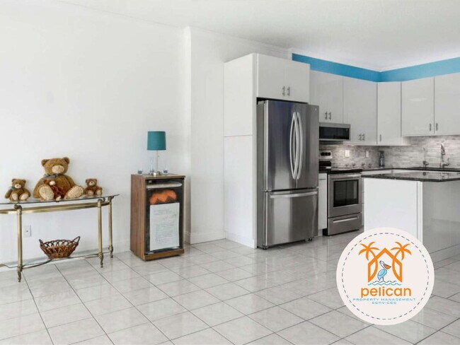 Building Photo - 825 Bayshore Dr
