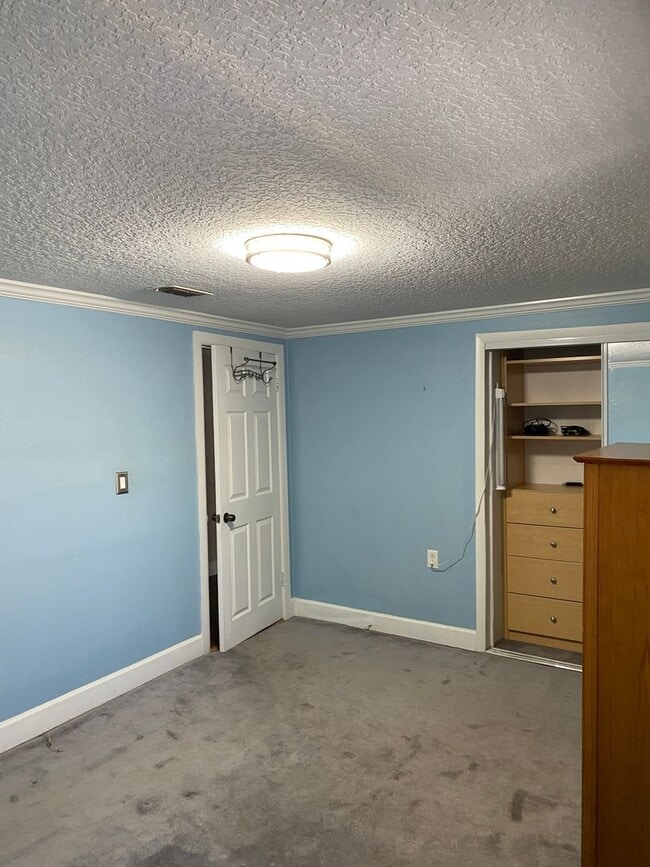 Building Photo - 313 S Observatory Dr