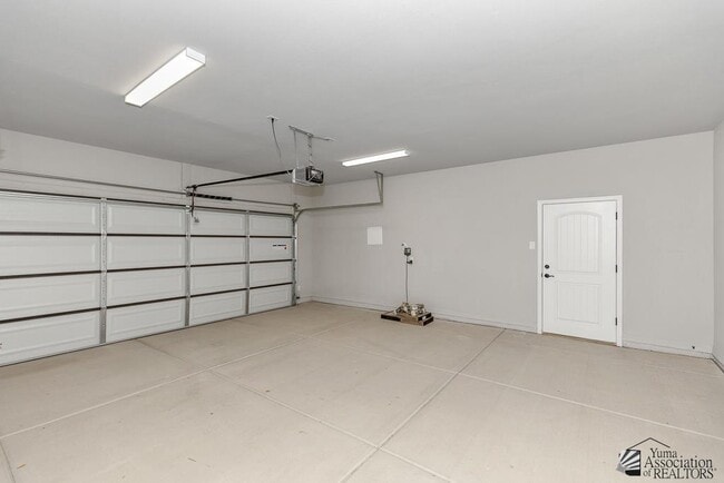 Building Photo - 7938 E 34th St
