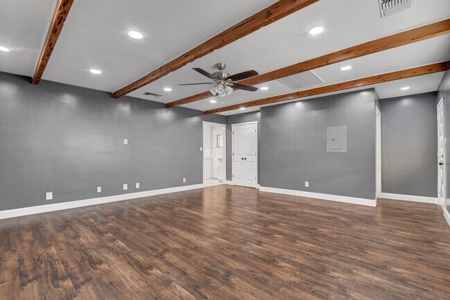 Building Photo - UNIQUE SINGLE FAMILY HOME! - No HOA, Car Lift, RV Parking and Nice Backyard