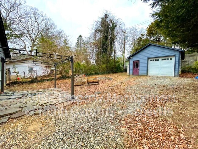 Building Photo - 125 Ashwood Rd