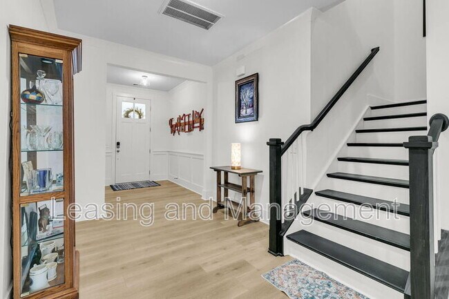 Building Photo - 245 Summer Tanager Dr