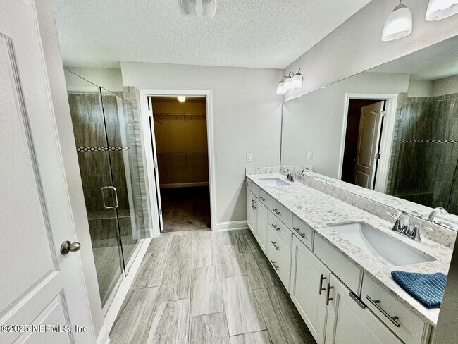Building Photo - 336 Midway Park Dr