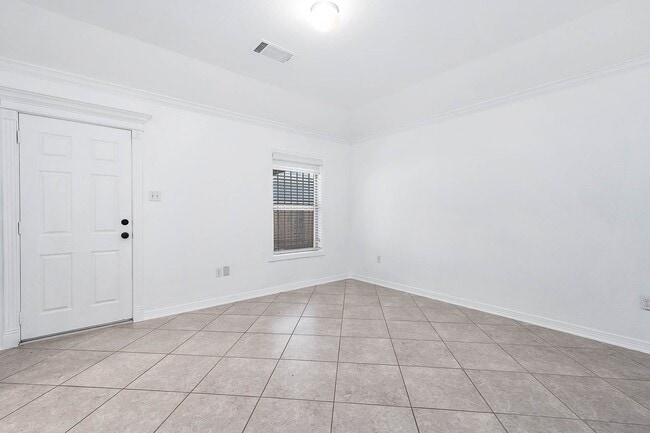 Building Photo - 3021 Sparrow St