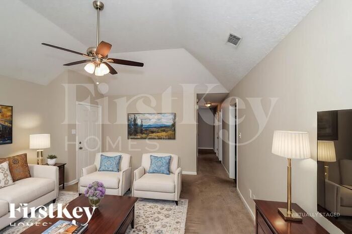Building Photo - 125 Cedar Bend Dr