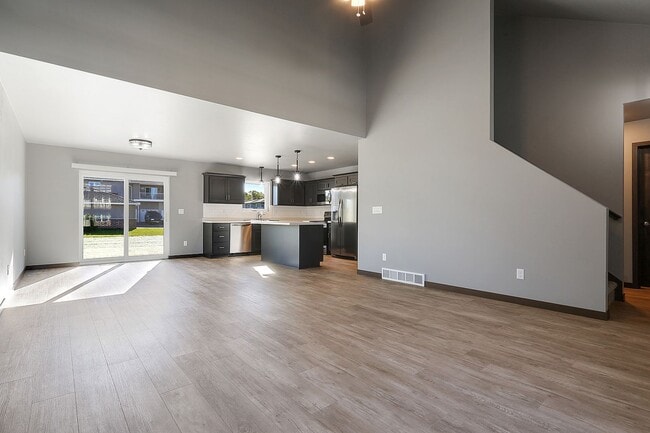 Building Photo - Diversity Duplex