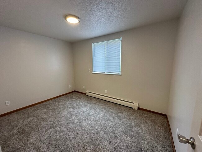 Building Photo - 4451 Vasey Ave