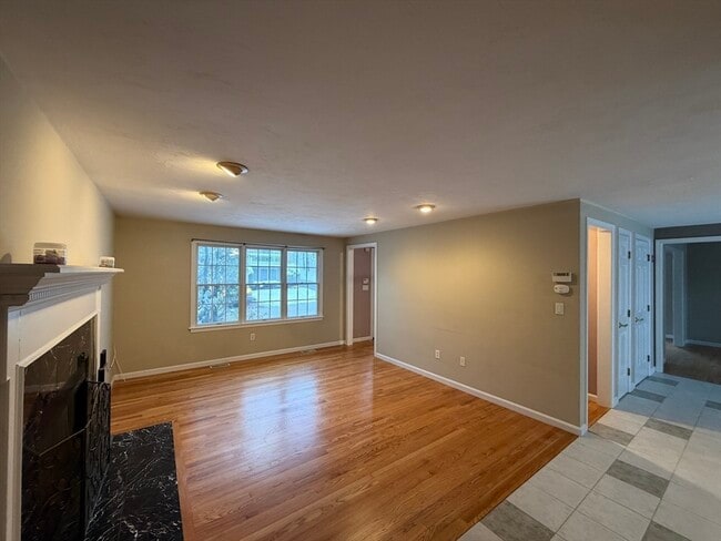 Building Photo - 25 Wren Terrace