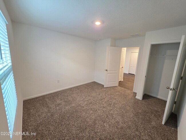 Building Photo - 2885 Oak Stream Dr