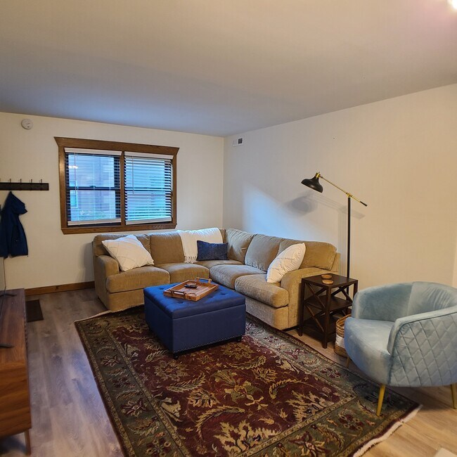 Building Photo - 613 Huntridge Dr