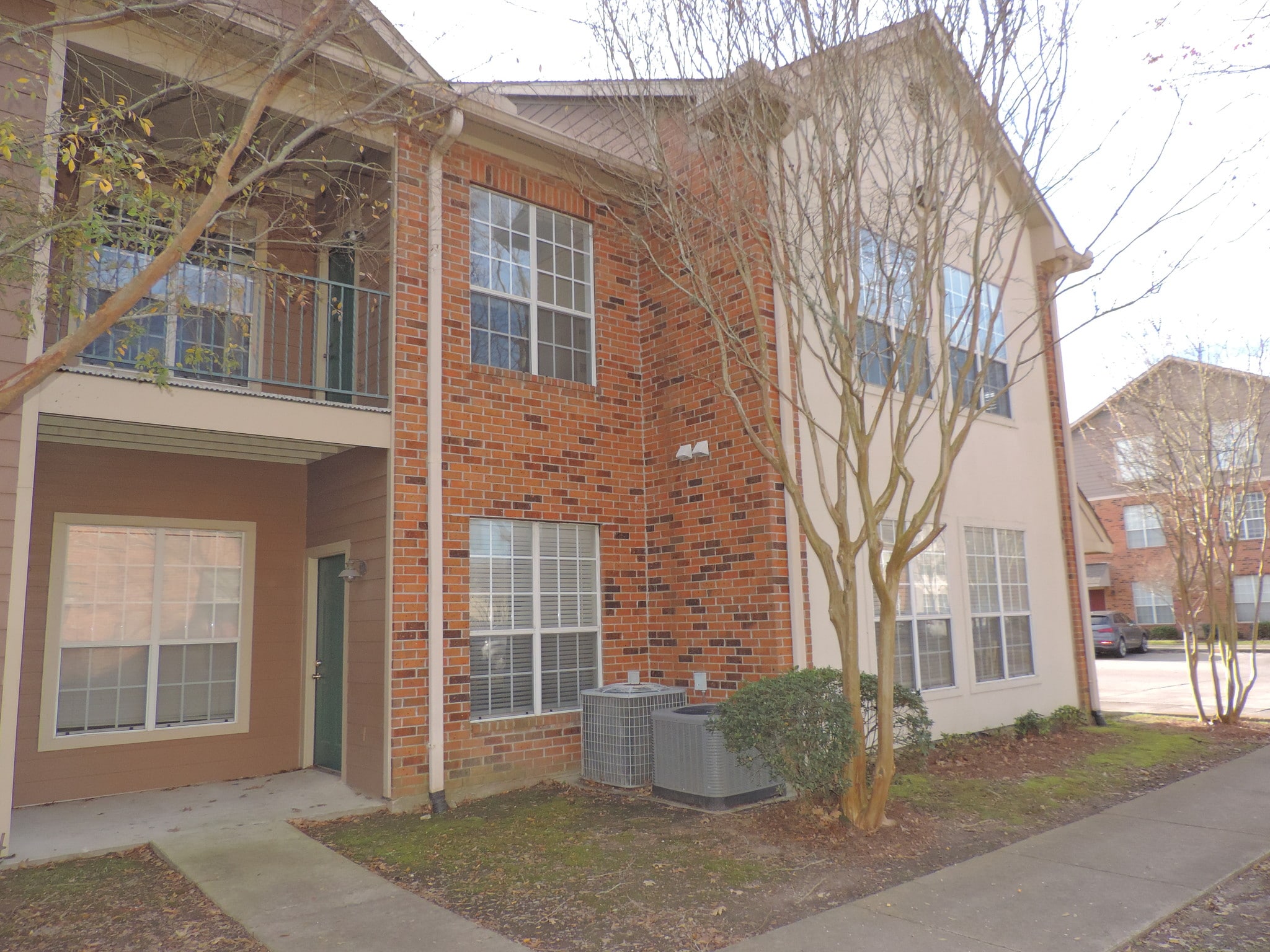 Building Photo - 710 E Boyd Dr
