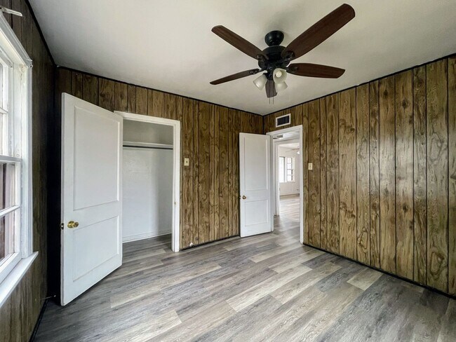 Building Photo - Snyder’s Cozy Corner – Modern Comfort, Classic Charm