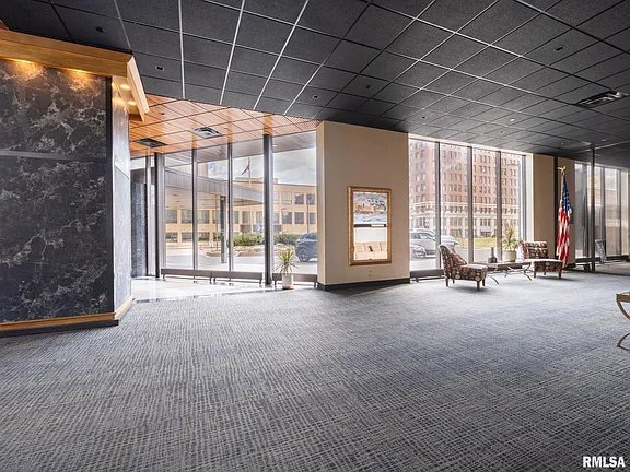 Building Photo - 125 SW Jefferson Ave