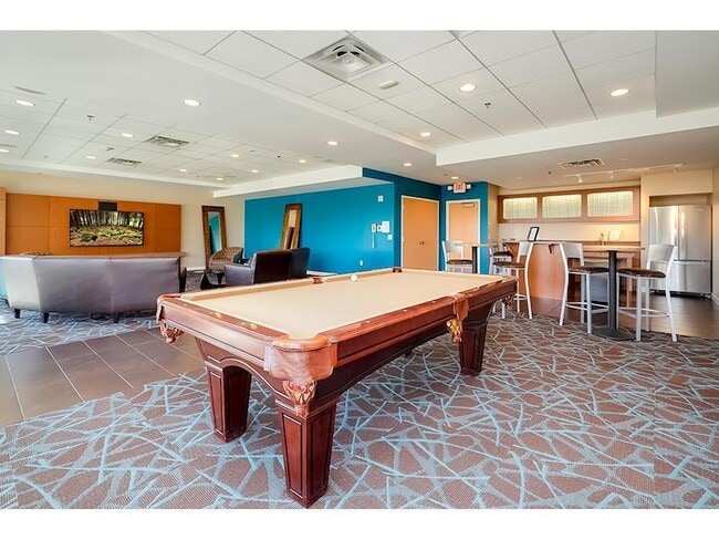 Building Photo - 929 Portland Ave