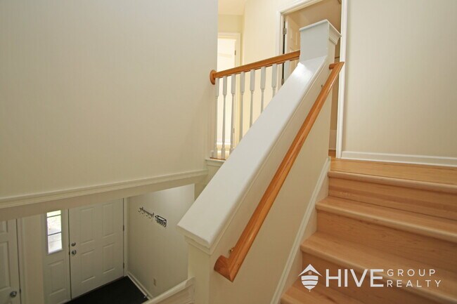Building Photo - Charming Townhome in Harrisonburg!