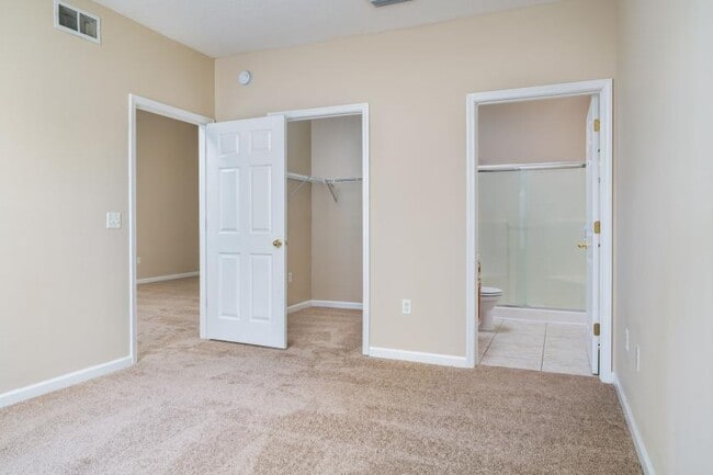 Building Photo - 3 bedroom in Jacksonville FL 32256