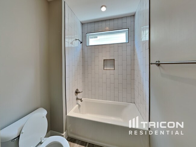 Building Photo - 228 Rockcastle Dr