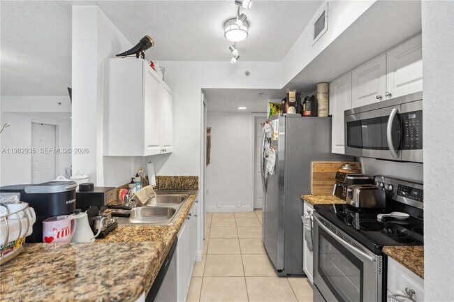 Building Photo - 21130 SW 87th Ave