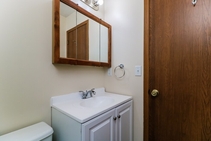 Building Photo - 3303 Kingsley Dr