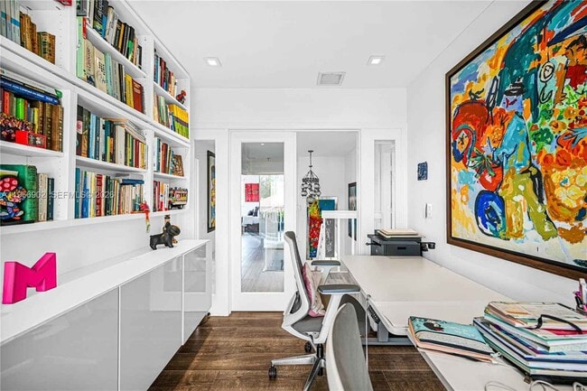 Building Photo - 11304 NW 66th St