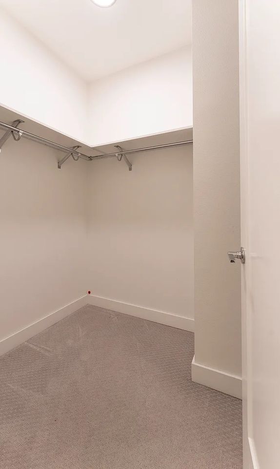 Building Photo - 6615 135th Ct SE