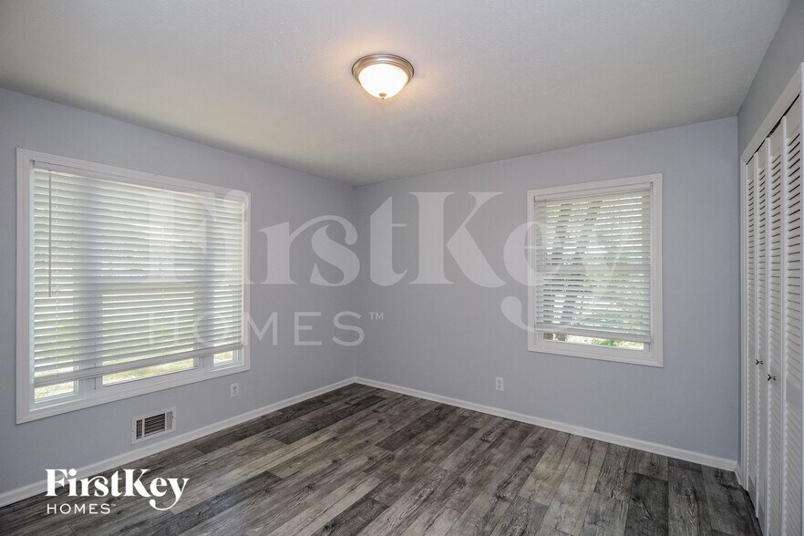 Building Photo - 30 Roving Hills Cir SE