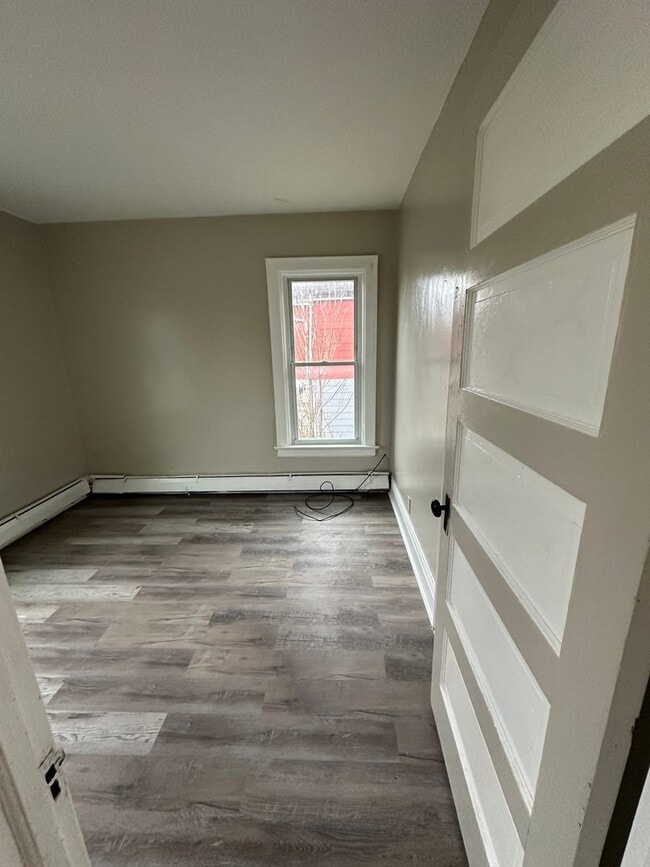 Building Photo - Single Family Home Ready for Rent in a Gre...