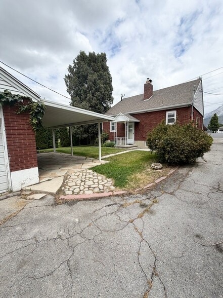 Building Photo - 4910 S 900 E