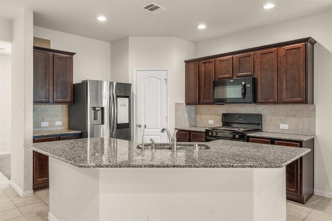 Building Photo - 4803 S Richwood Dr