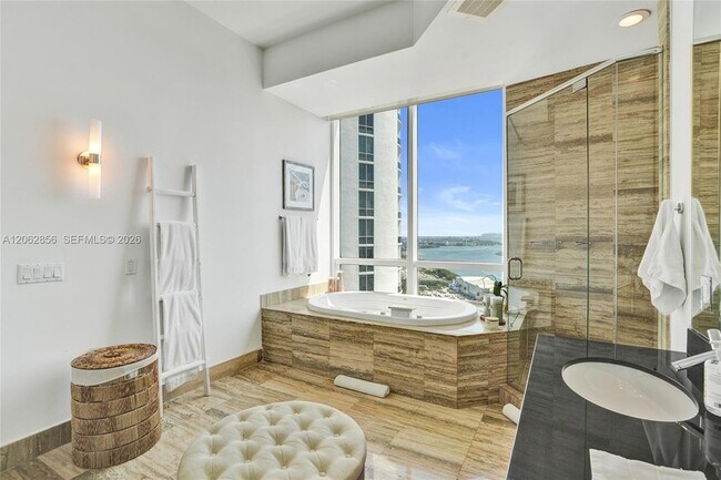 Building Photo - 16001 Collins Ave