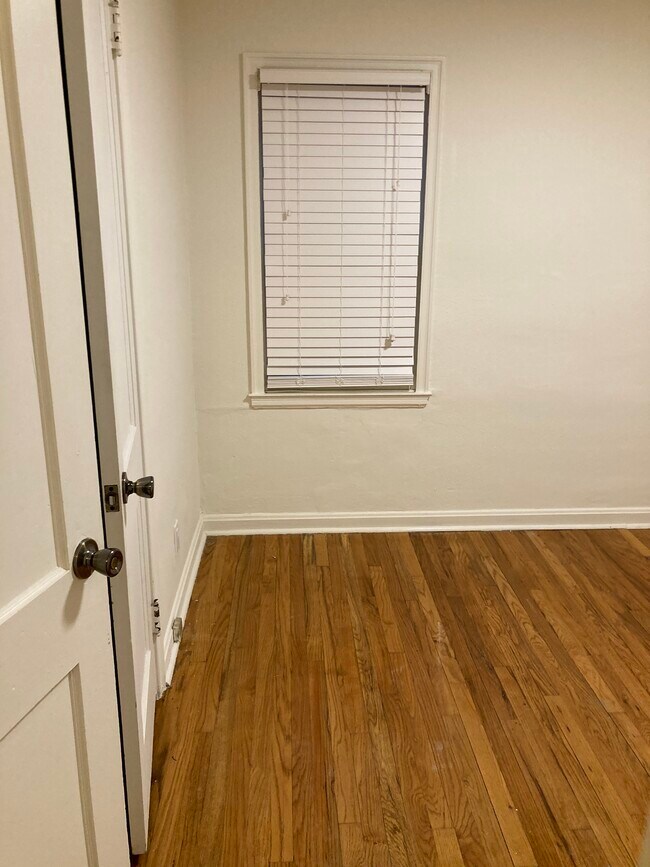 Building Photo - 585 Brittain Rd