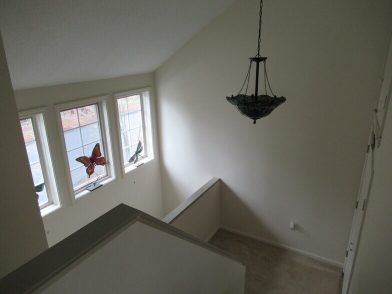 Building Photo - 100 Winterbourne Ln