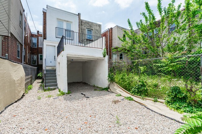 Building Photo - 5111 Willows Ave