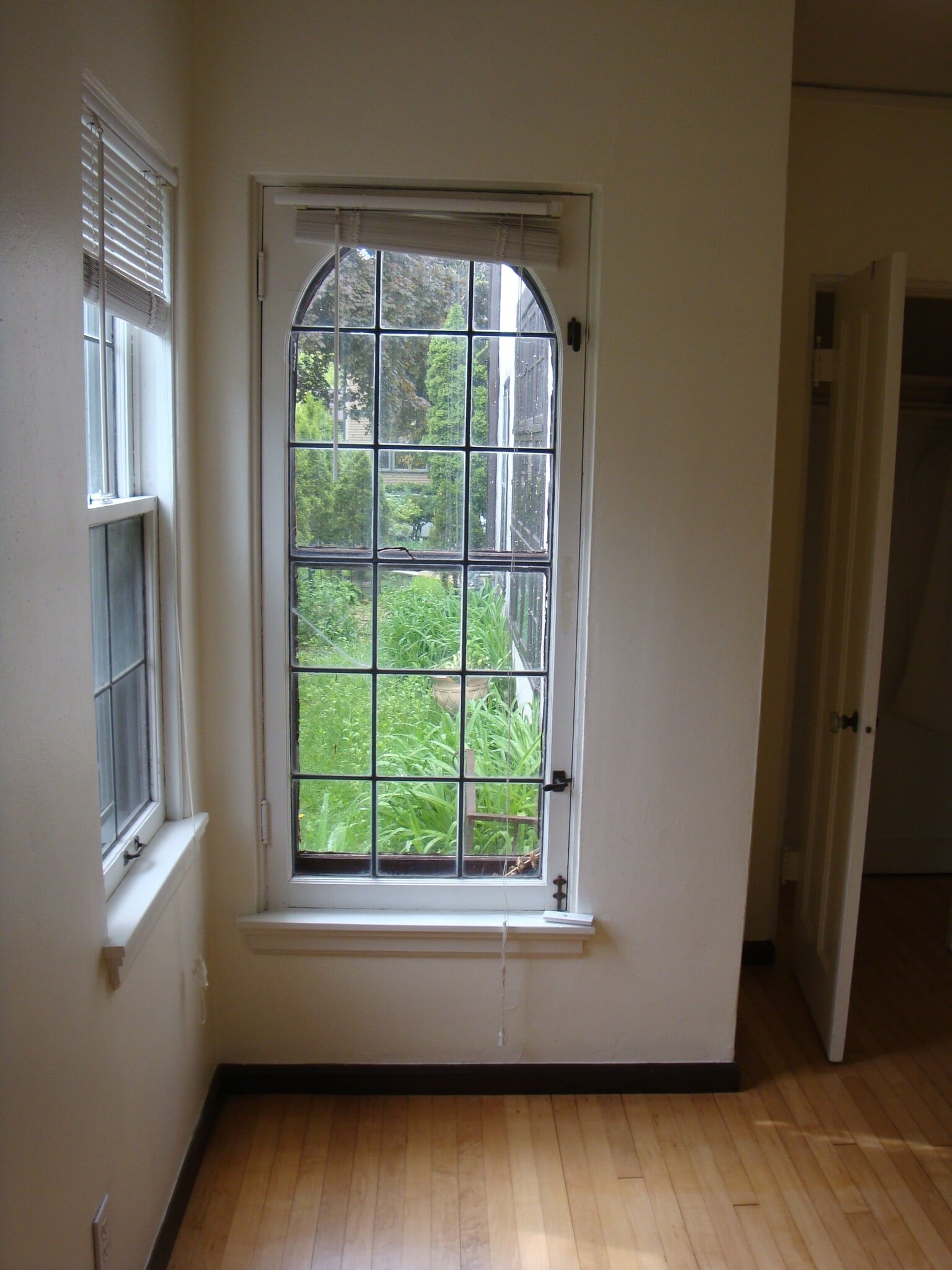 Master Bedroom - 2206 E Stratford Ct