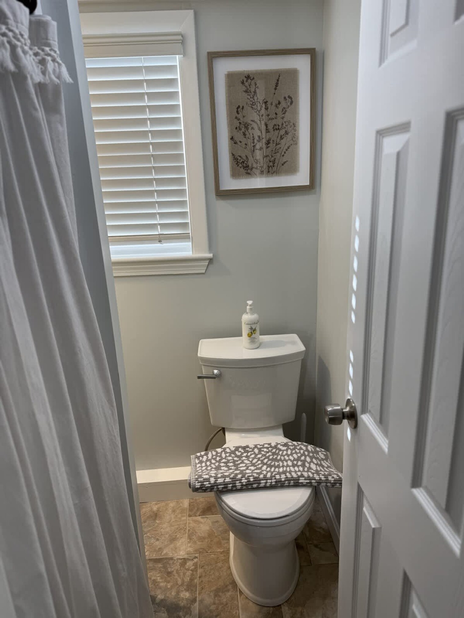 Building Photo - 4 Auburn Ave Ext