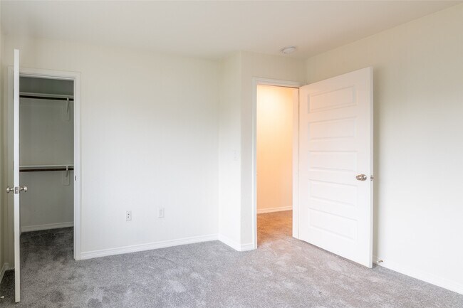 Building Photo - 25012 Armagh Rd