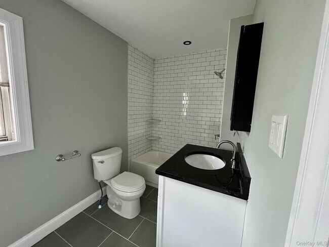 Building Photo - 21 Washington Ave