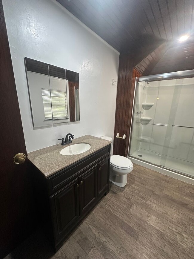 Building Photo - 4 Bed, 2 Bath, 2 dInng, 2 Living