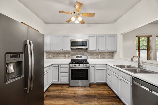 Building Photo - 1912 Shearn St