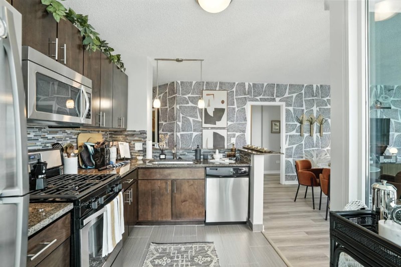 Building Photo - 323 E Ohio St