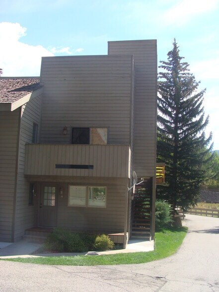 Building Photo - 945 Red Sandstone Rd