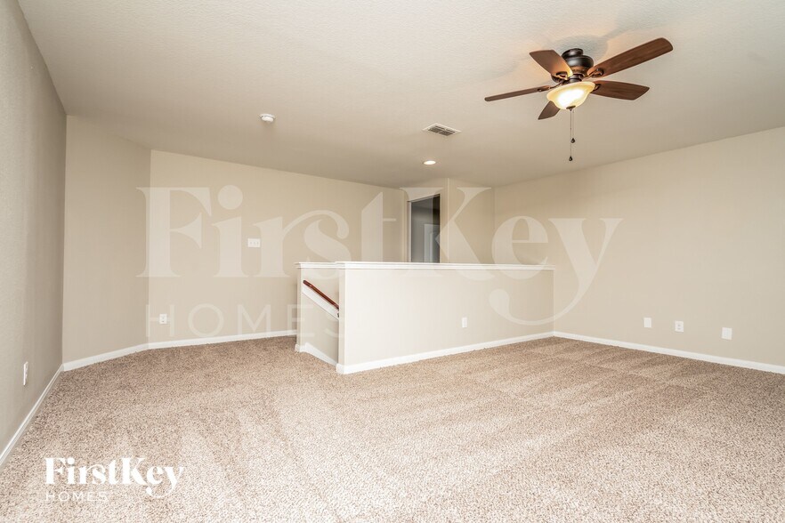 Building Photo - 3014 Flowering Springs Dr