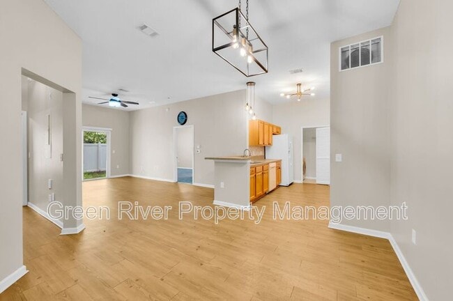 Building Photo - 7920 Merrill Rd