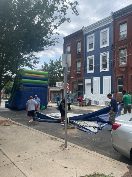 Building Photo - 642 E Indiana Ave