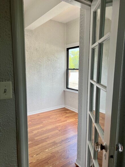 Building Photo - 2032 Belmont Rd NW