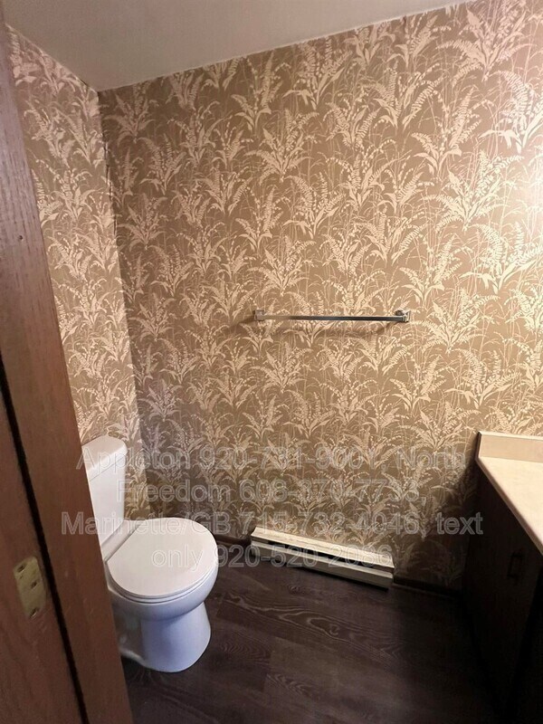 Building Photo - 494 Cedar St