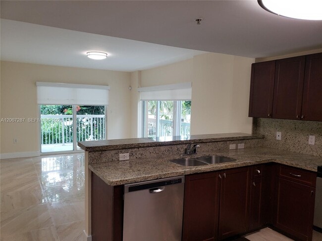 Building Photo - 2740 SW 28th Terrace