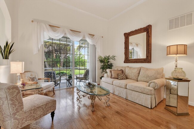 Building Photo - 425 SW Talquin Ln